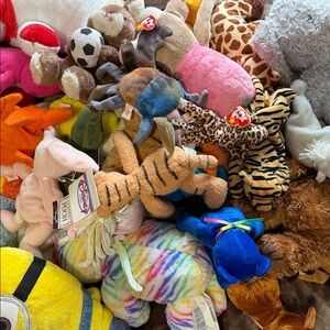 Huge lot of stuffed animals